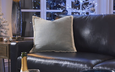 2025 Holiday Home Trends: Furniture, Color, and Décor to Watch
