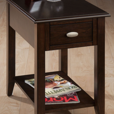 Merlot Chairside Table
