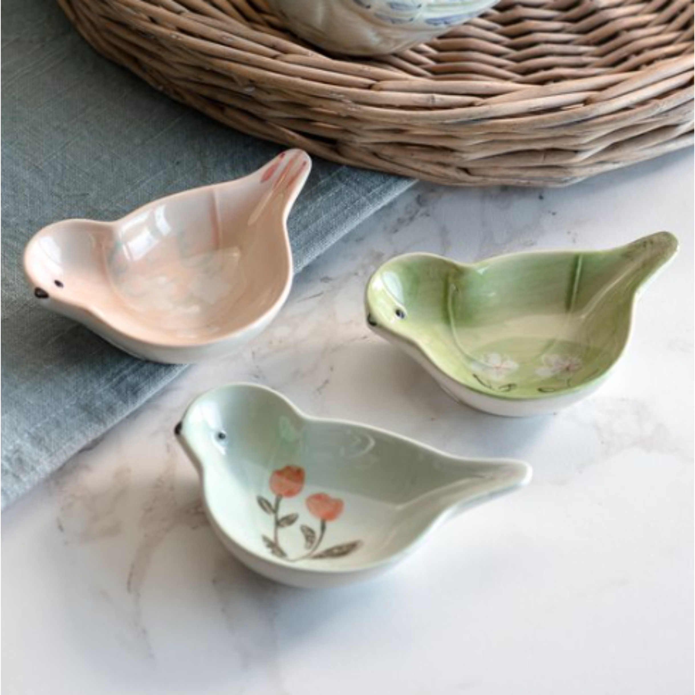 Spring Dish Assortment 3 Assorted Spring Bird Mini Dishes – Moore's Furniture