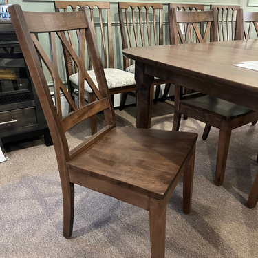Lewiston 42" X 54" Table W/2-11" Leaves and 6 Chairs